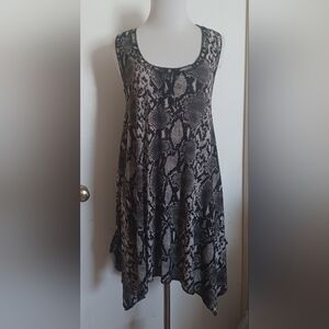 Isabella Rodriguez Racerback snake skin like dress size XL pockets